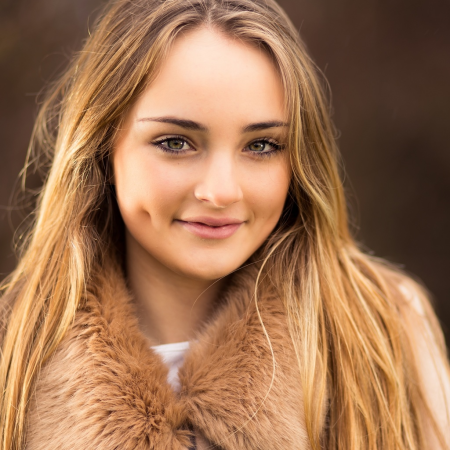 Красивые девушки с щеками