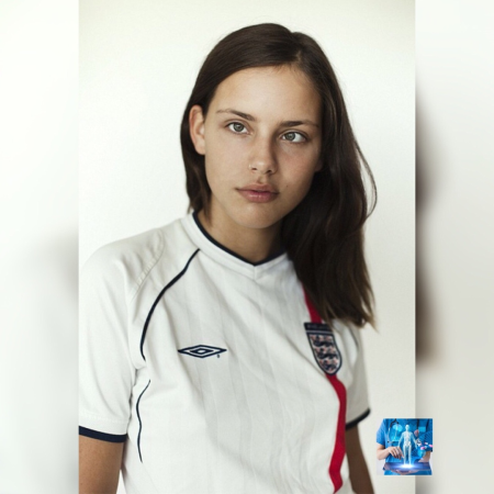 Модель с косоглазием