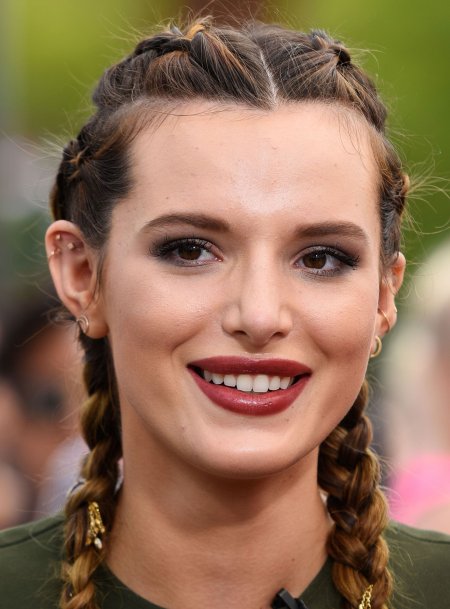 Белла Торн пирсинг