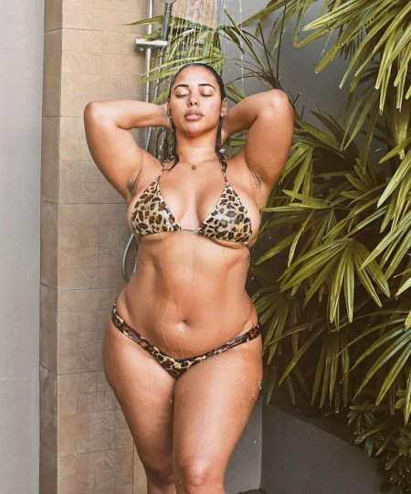 Табрия Мэйджорс бикини