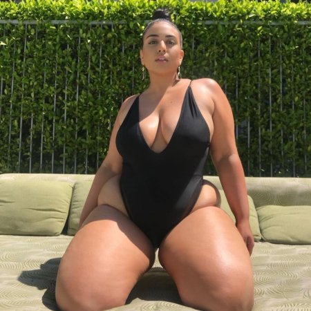 София Роуз модель плюс сайз