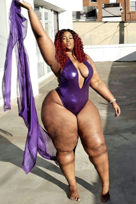 Очень широкие и толстые бедра