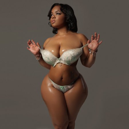 Красивые пышные негритянки