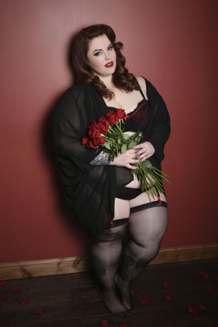 Plus Size Джорджина Хорн