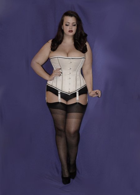 Plus Size Джорджина Хорн