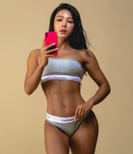 Ким Ын Джи фитнес модель