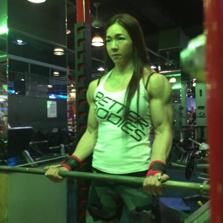 Накаченные корейские девушки