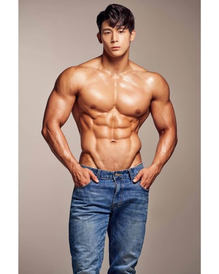 Корейский бодибилдер чул Сун