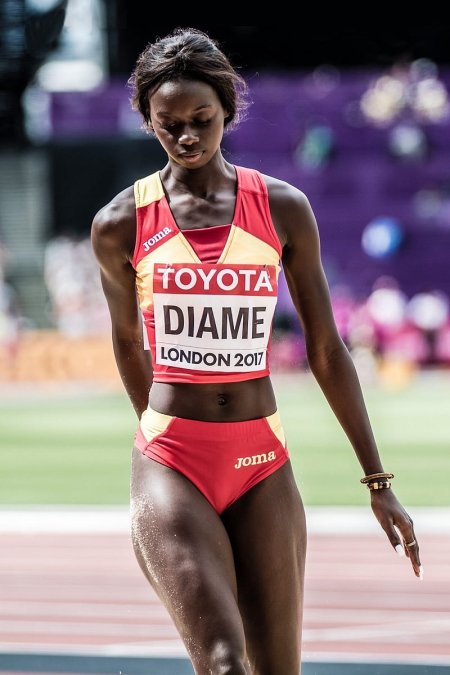 Diame бегунья