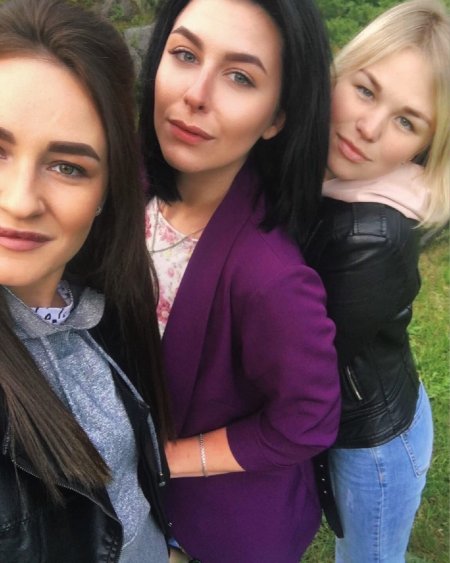 Красива девушка