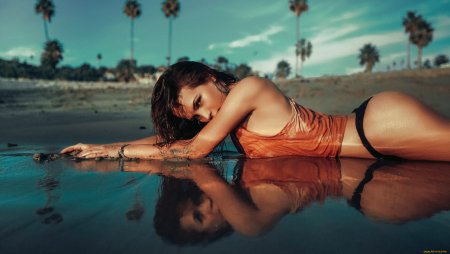 Девушка Deep House Summer