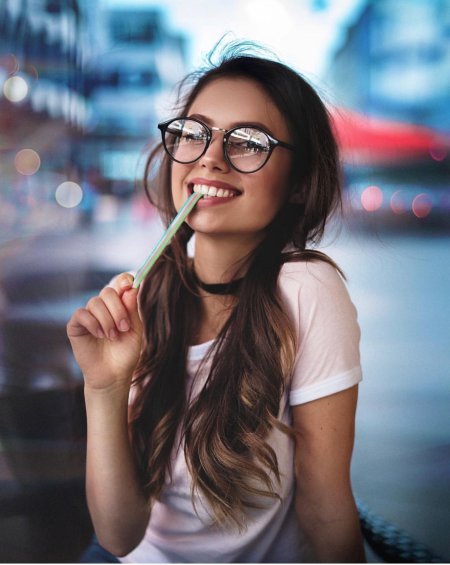 Красивые девочки в очках