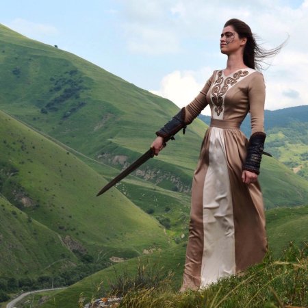 Осетинки народ