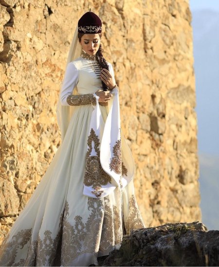 Национальное свадебное платье карачаевцев