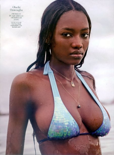 Олучи Онвигба в купальнике