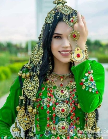 Азимова туркменка певица