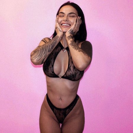 Камила Смогулецка боец