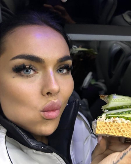 Zusje Kamila Smogulecka слив