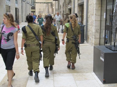 Израильские женщины военные