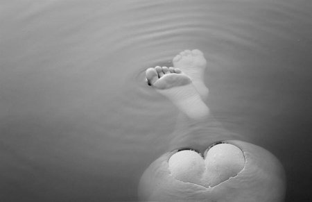 Попа сердечком