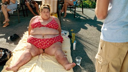 Толстые в купальниках