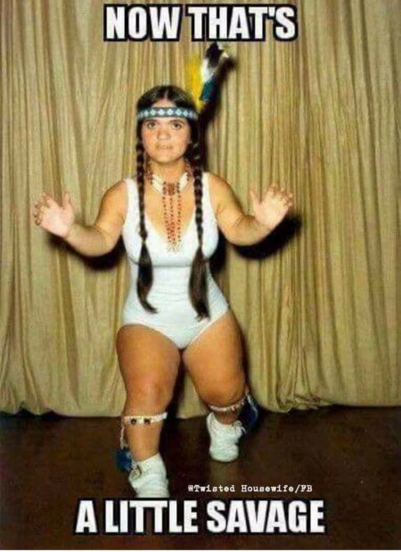 Девушки карлики в купальниках