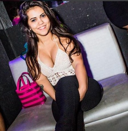 Карина Лемос модель карлица