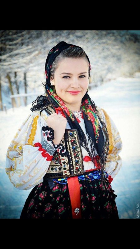 Молдаванка в национальном костюме