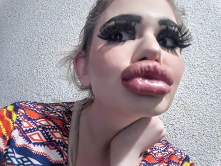 Губастые женщины