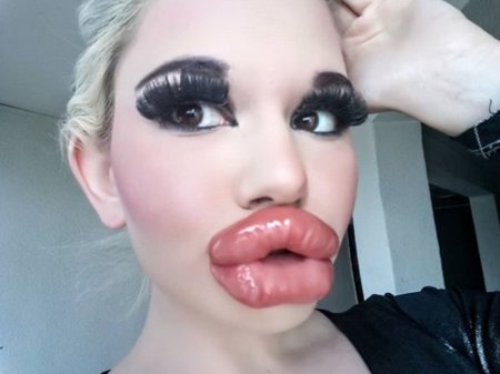 22-Летняя студентка из Болгарии Андреа Иванова