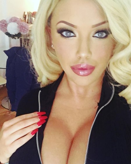 Пэрис Хелмс Бимбо