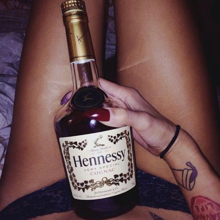Хеннесси девушка