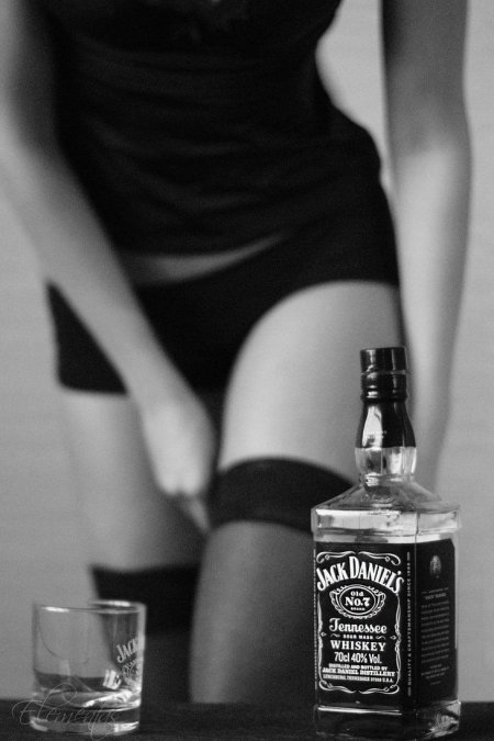 Красивые девушки и алкоголь