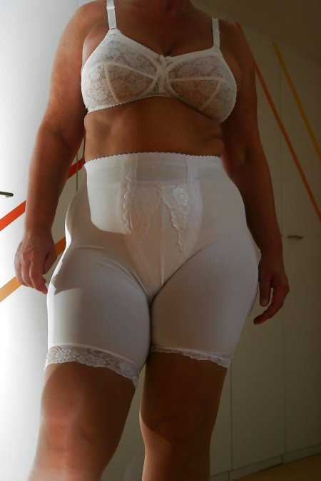 Бабы в трусах и панталонах