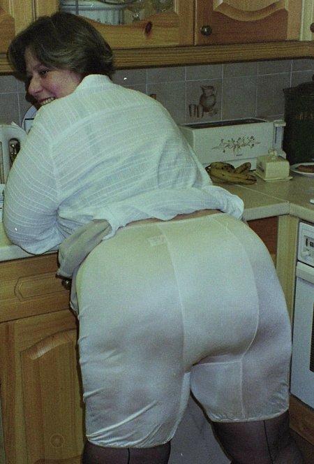 Пожилые дамы в панталонах