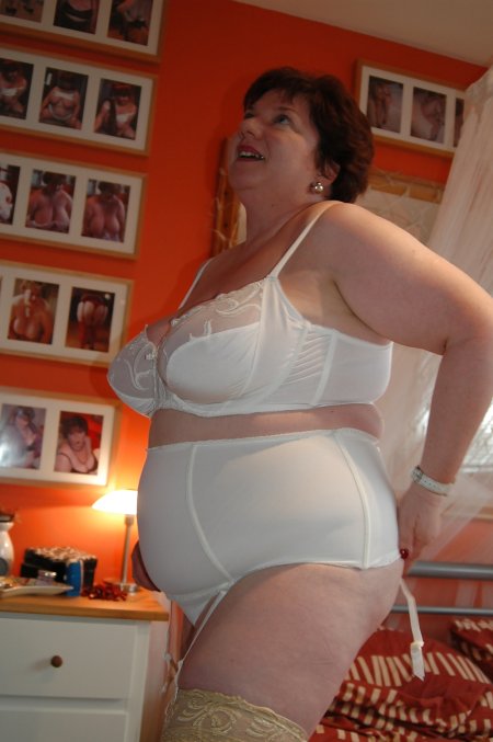 Зрелые толстушки в трусах