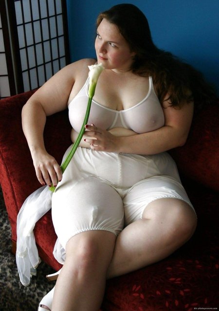 Голые зрелые толстушки в панталонах