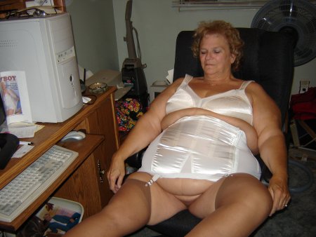 Зрелые толстушки в трусах