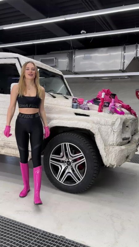 Ангелина блондинка драйв