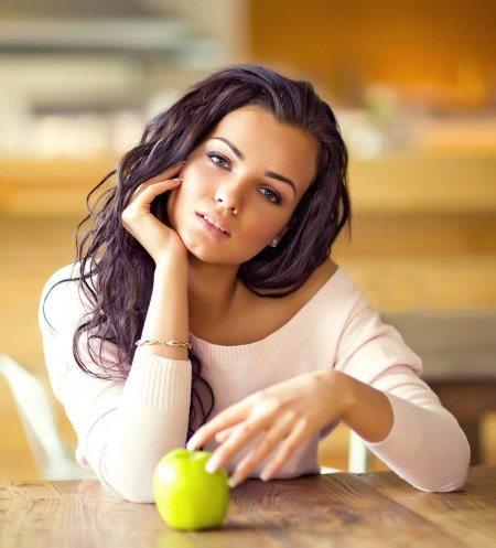 Девушка с изюминкой