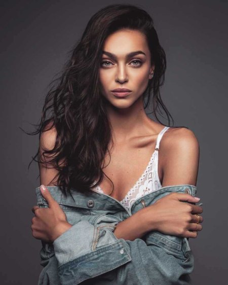 Женя Катова