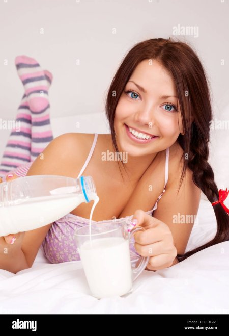 Красотка с молоком