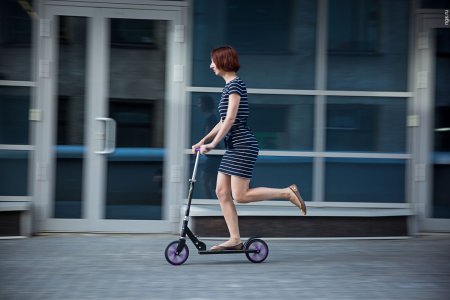 Катание на самокате