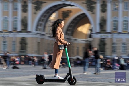 Самокат на улице