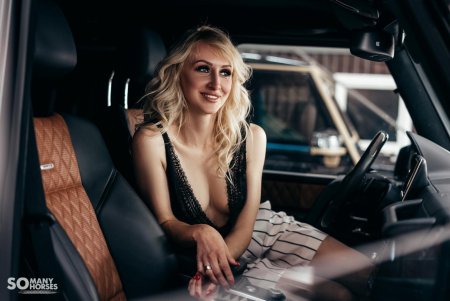 Маня автоблогер