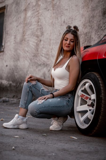 Автоблогер Анна