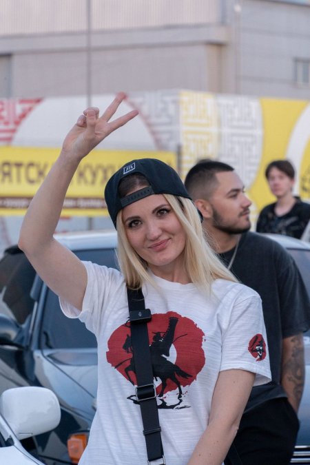 Девушка девушка