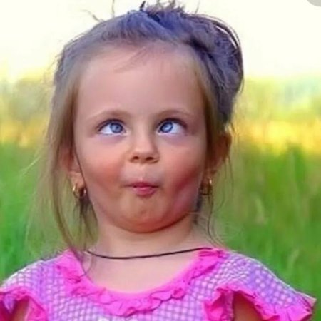 Девочка глаза в кучу