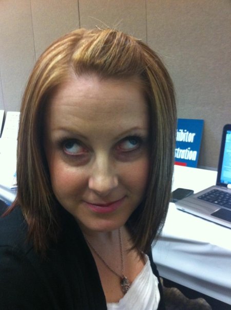 Косая девушка