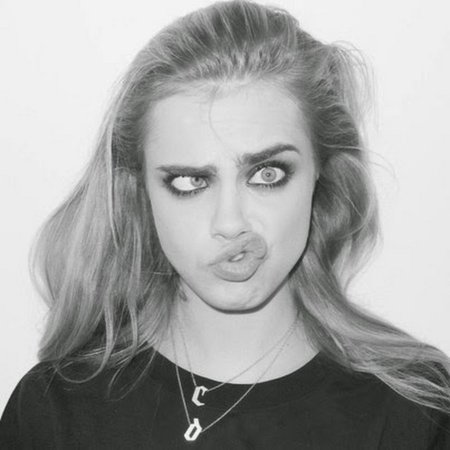 Кара Делевинь скошенные глаза